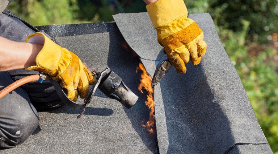 Professional gutter cleaning in King Hill, ID
